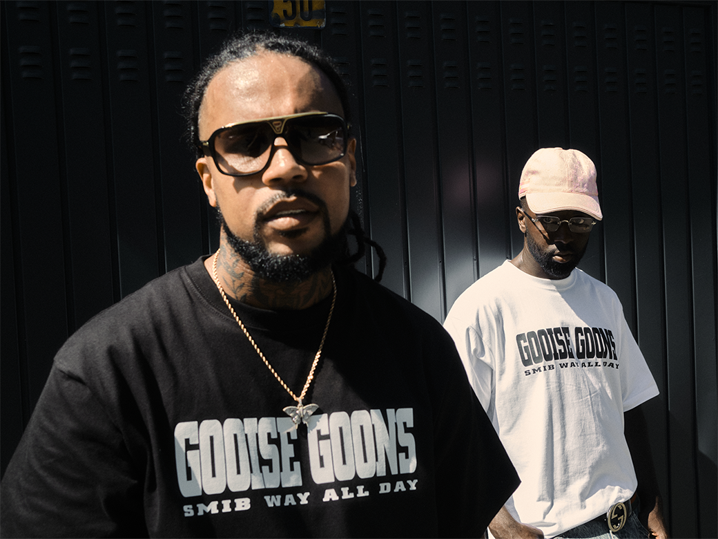 Gooise Goons tee komt in zwart en wit