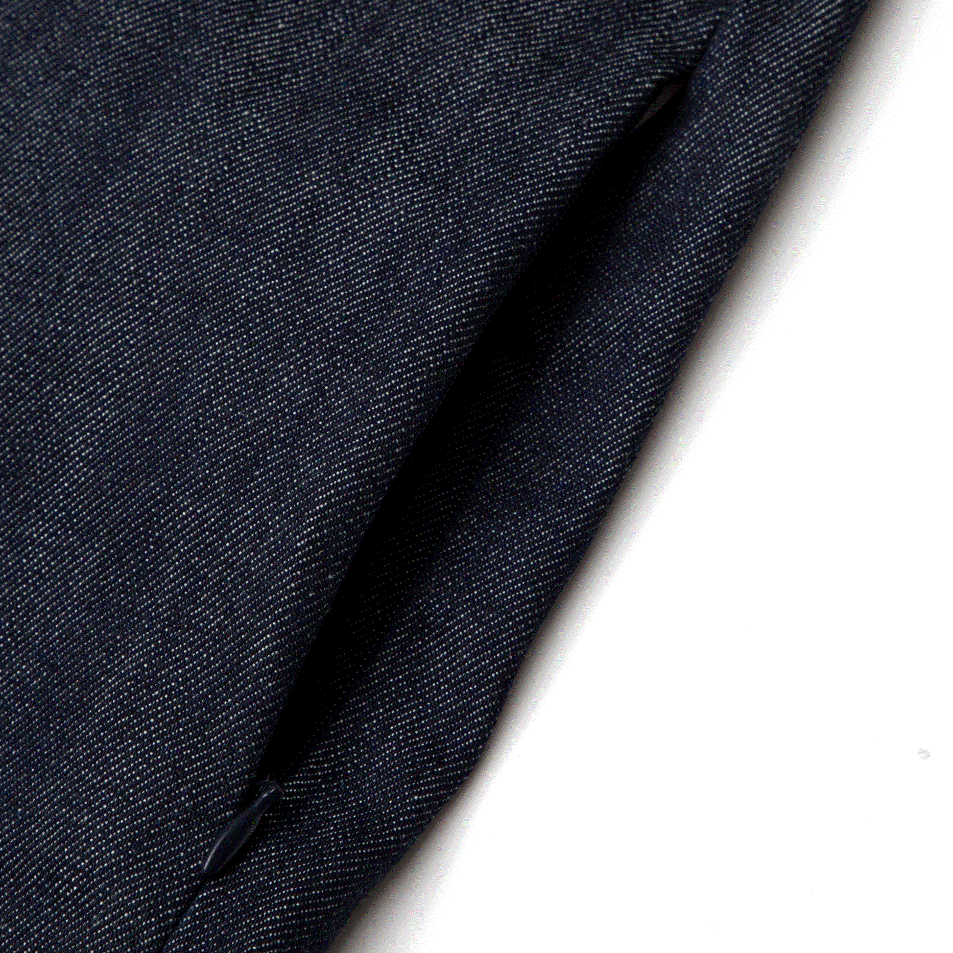 Hidden pocket open detail of Loot Double Seam Pants
